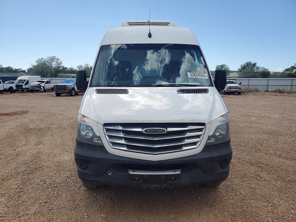 2015 Freightliner Sprinter VIN WDYPF4CC6FP169518 COPART salvage auction — HAIL, MN - CERT OF TITLE-SALVAGE, sold $2,200 on 2026-07-29 (photo 5)