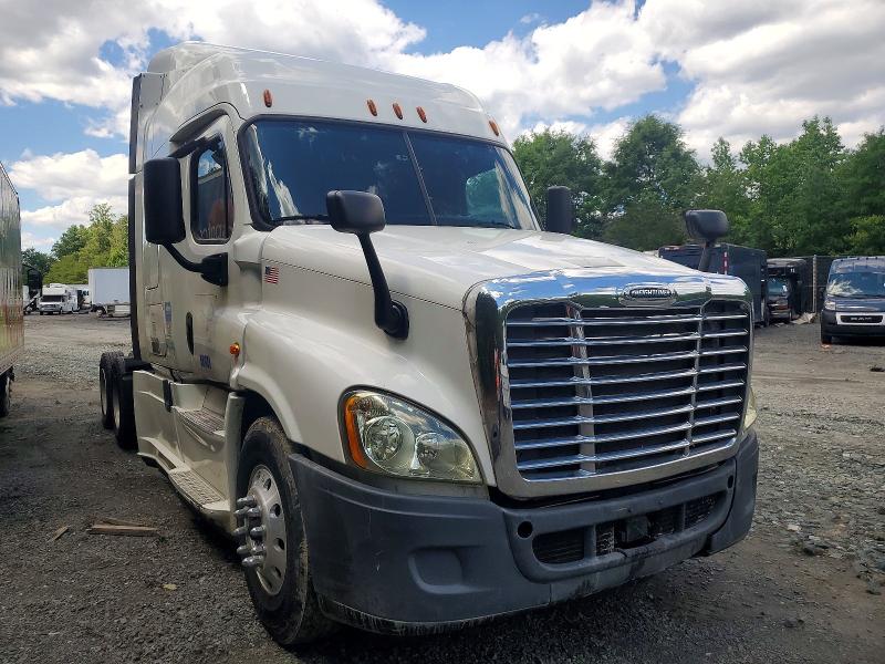 2015 Freightliner All other VIN 1FUJGLDV7FLGF3740 COPART salvage auction — MECHANICAL, CT, sold $3,350 on 2026-07-24 (photo 1)