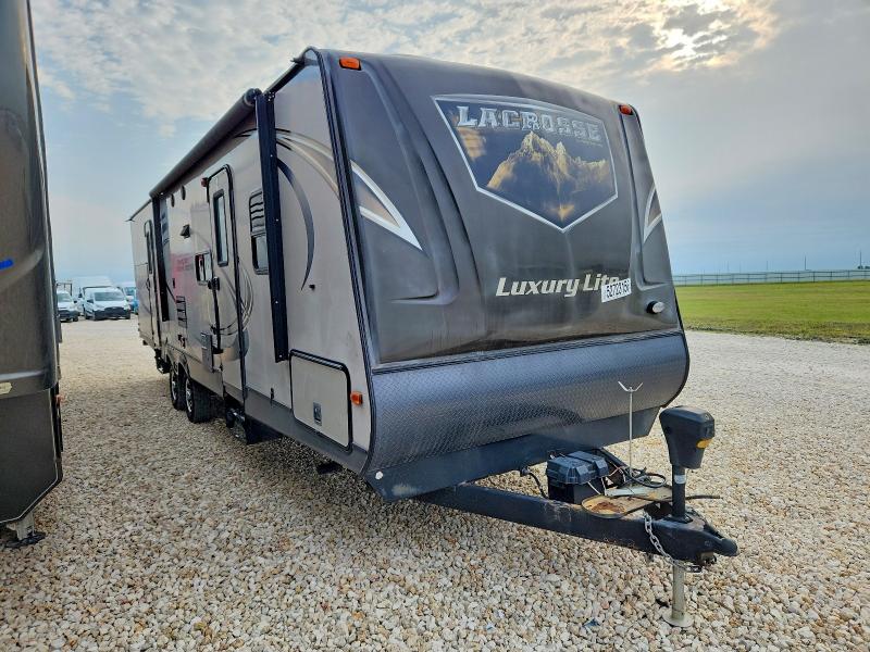 2015 Foresriver Lacrosse VIN 5ZT2LCXB2FB005768 COPART salvage auction — WATER/FLOOD, TX - SALVAGE TITLE-FLOOD DAMAGE, sold $4,650 on 2026-07-06 (photo 1)