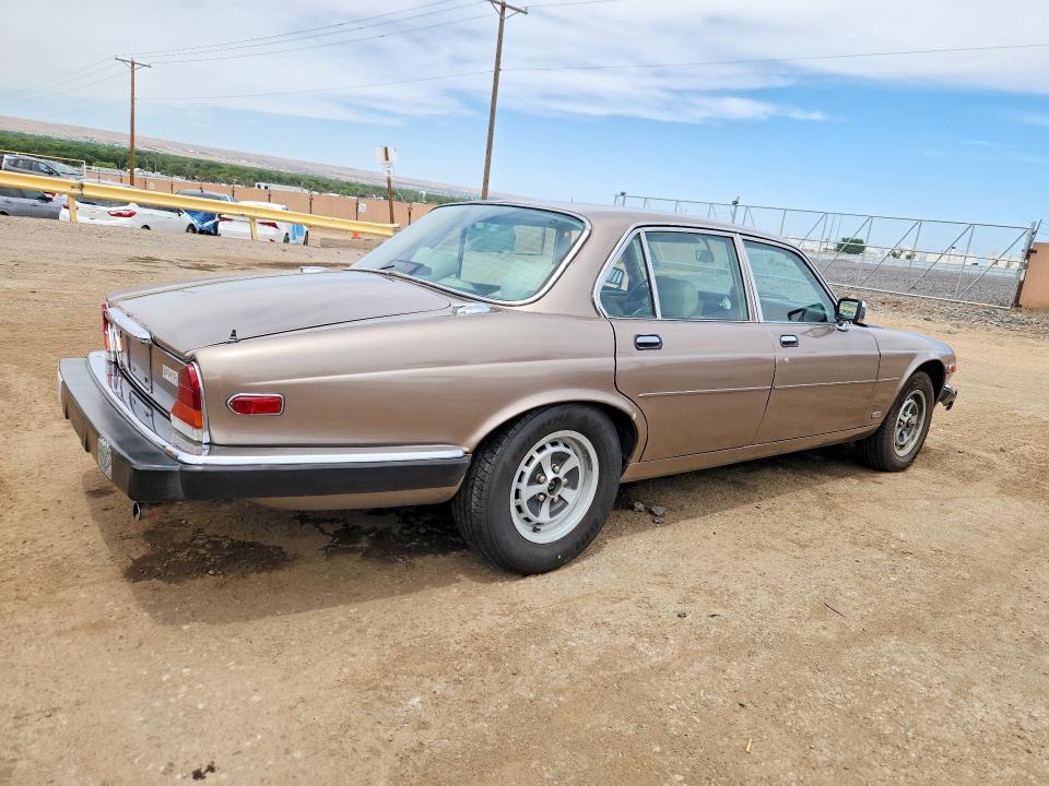 1986 Jaguar Xj6 VIN SAJAY1341GC442023 COPART salvage auction — SIDE, ST, sold $200 on 2026-07-13 (photo 3)