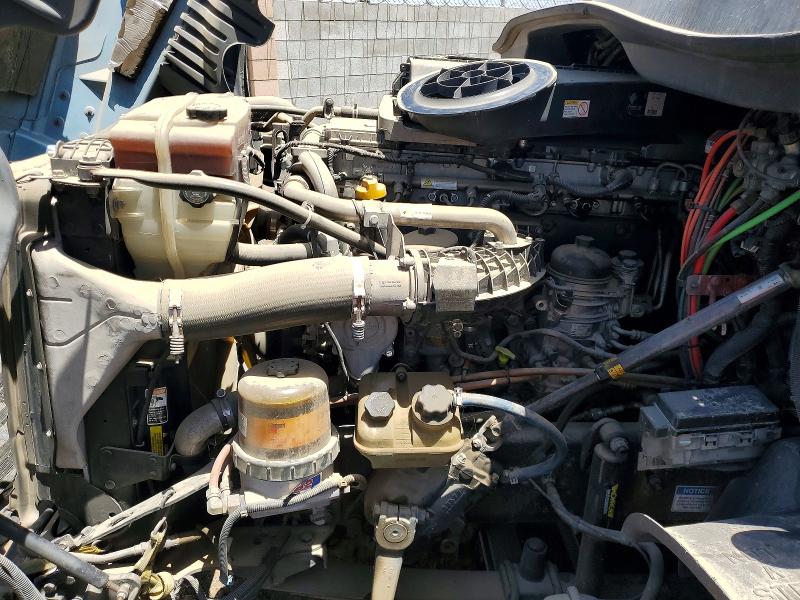 2017 Freightliner All other VIN 3AKJGLDR6HSHR5690 COPART salvage auction — NORMAL WEAR, OH - DIS/DLR/EXP ONLY CLEAN TITLE, sold $5,700 on 2026-07-08 (photo 7)