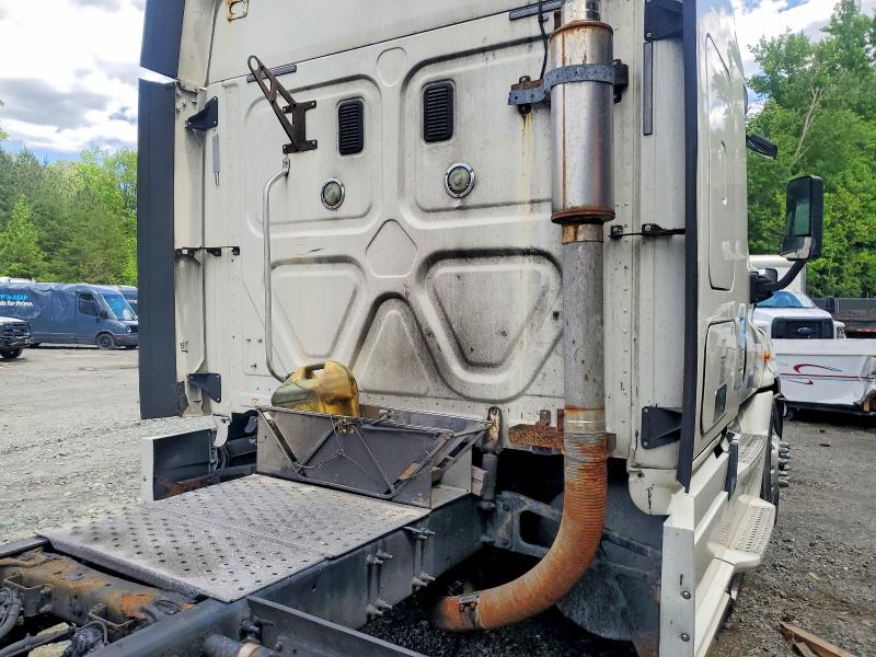2015 Freightliner All other VIN 1FUJGLDV7FLGF3740 COPART salvage auction — MECHANICAL, CT, sold $3,350 on 2026-07-24 (photo 6)