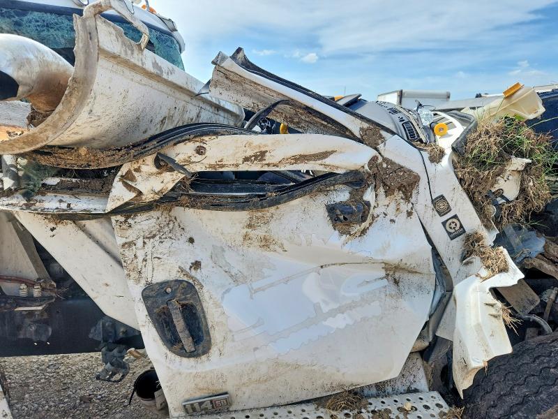 2025 Freightliner All other VIN 3ALHG3DV5SDVT9895 COPART salvage auction — ROLLOVER, TX - SALVAGE VEHICLE TITLE, sold $1,450 on 2026-07-24 (photo 5)