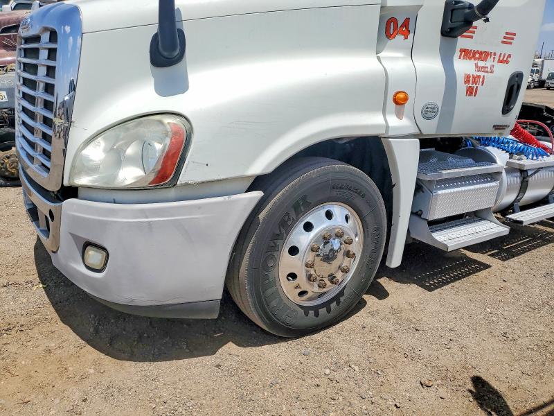 2009 Freightliner All other VIN 1FUJGECK69LAL8088 COPART salvage auction — NORMAL WEAR, CT, sold $9,600 on 2026-07-08 (photo 9)