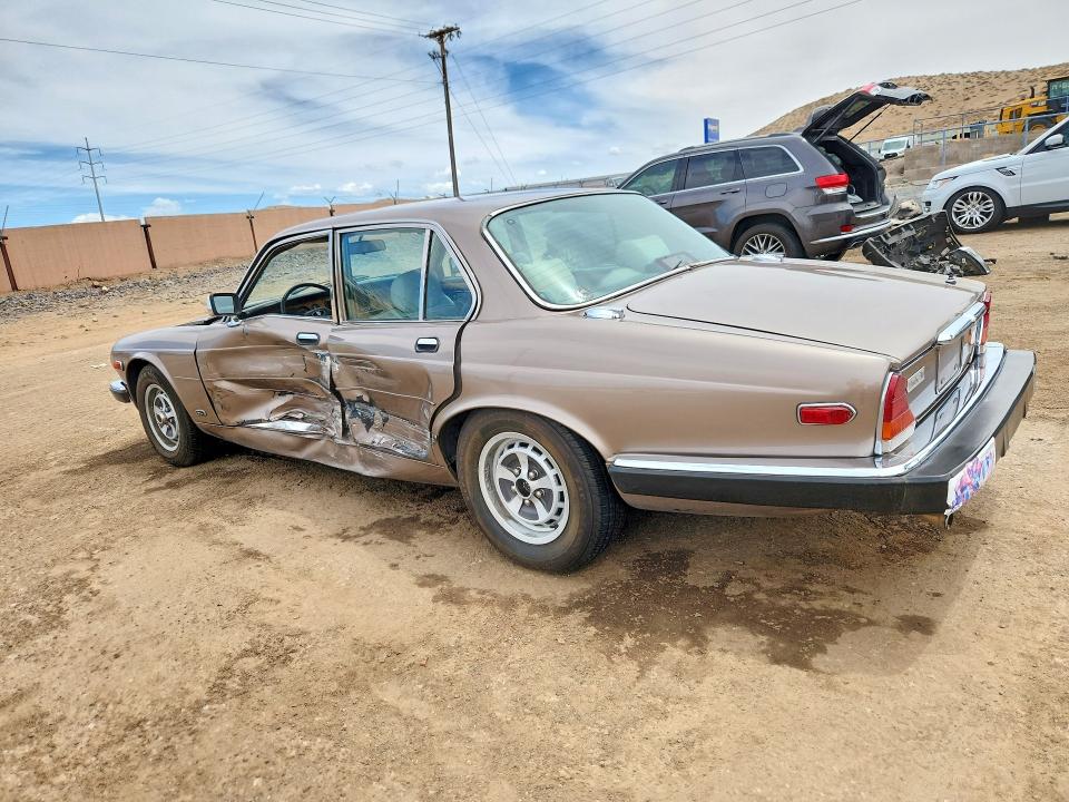 1986 Jaguar Xj6 VIN SAJAY1341GC442023 COPART salvage auction — SIDE, ST, sold $200 on 2026-07-13 (photo 2)