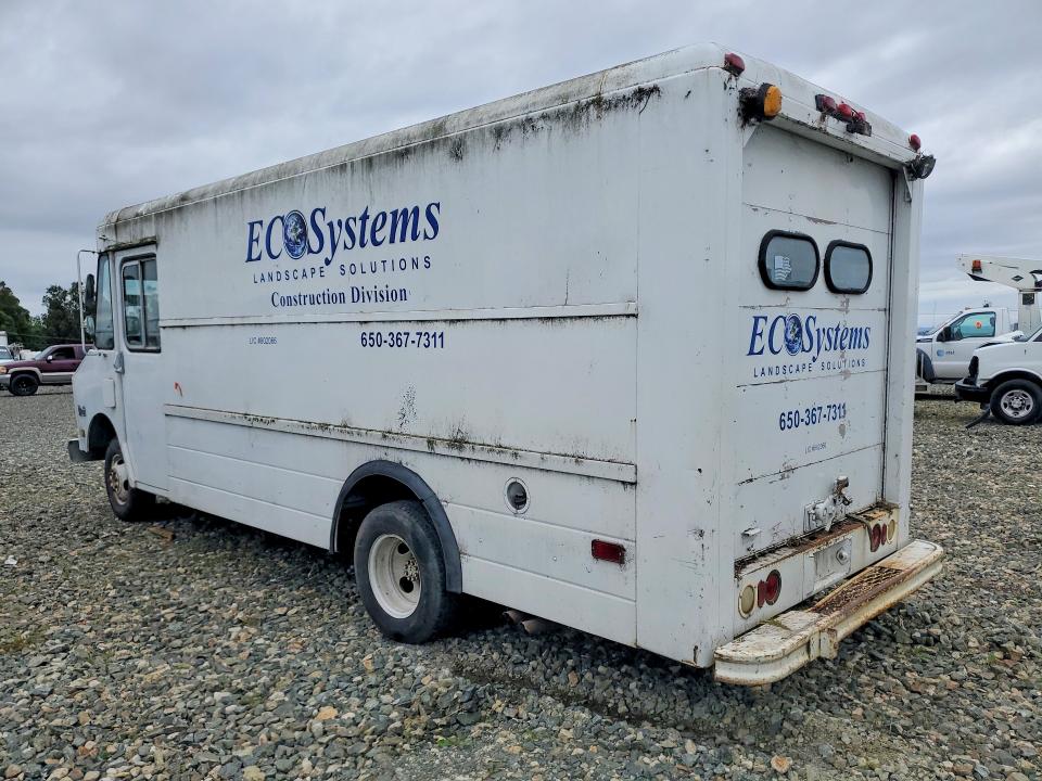 1988 White/gmc G-series VIN 1GTHP32K9J3501998 COPART salvage auction — FRONT END, CA - DIS/DLR/EXP APP FOR DUP CLEAN, sold $125 on 2026-07-13 (photo 2)