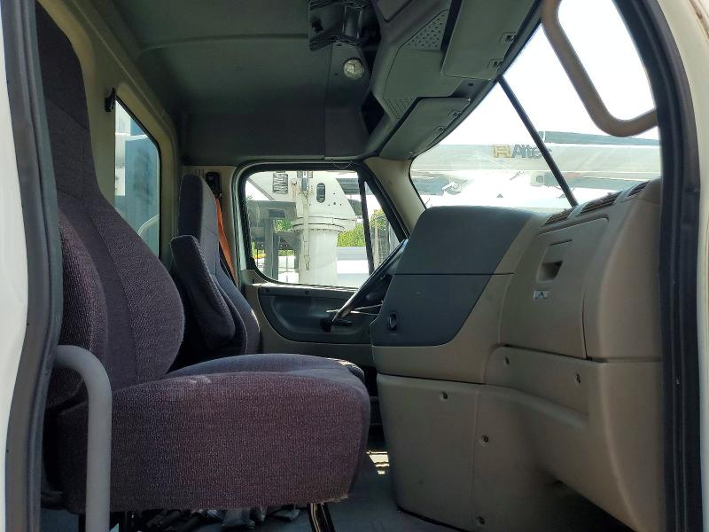 2016 Freightliner All other VIN 1FUBGDDV3GLHF7346 COPART salvage auction — MECHANICAL, CT, sold $3,100 on 2026-07-08 (photo 5)