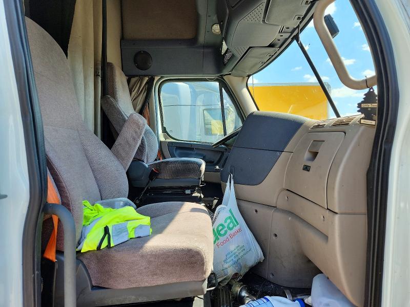 2018 Freightliner All other VIN 3AKJGLDV5JDKD0685 COPART salvage auction — FRONT END, RB, sold $150 on 2026-07-09 (photo 5)