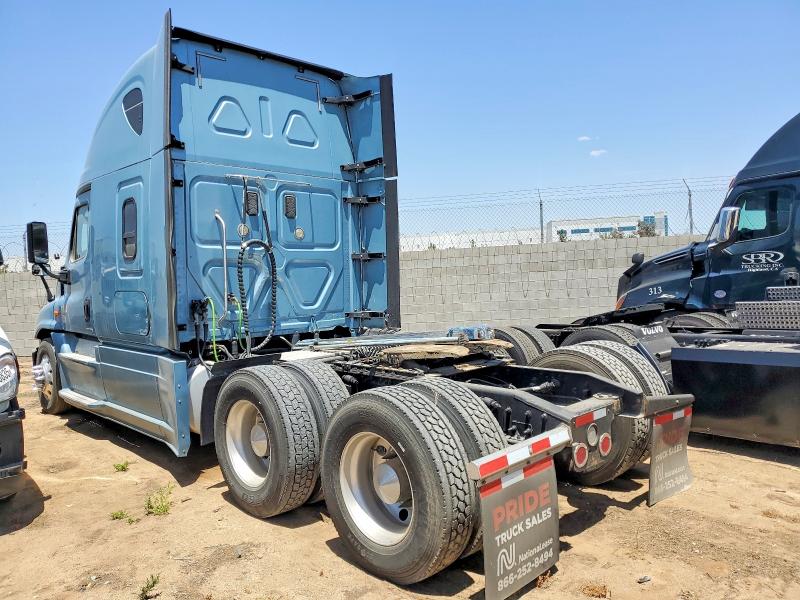 2017 Freightliner All other VIN 3AKJGLDR6HSHR5690 COPART salvage auction — NORMAL WEAR, OH - DIS/DLR/EXP ONLY CLEAN TITLE, sold $5,700 on 2026-07-08 (photo 3)