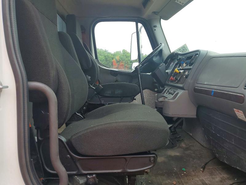 2015 Freightliner All other VIN 3ALACWDT6FDGR3991 COPART salvage auction — FRONT END, FL - CERT OF TITLE SLVG REBUILDABLE, sold $100 on 2026-07-30 (photo 5)