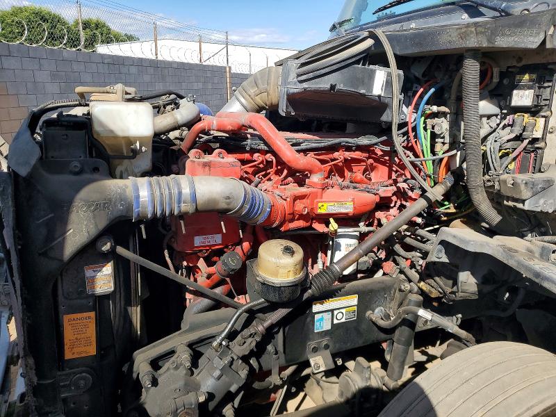 2017 Peterbilt All other VIN 1XPBD49X2HD392907 COPART salvage auction — ALL OVER, IN - CERT OF TITLE-SALVAGE TITLE (P), sold $2,050 on 2026-07-23 (photo 7)