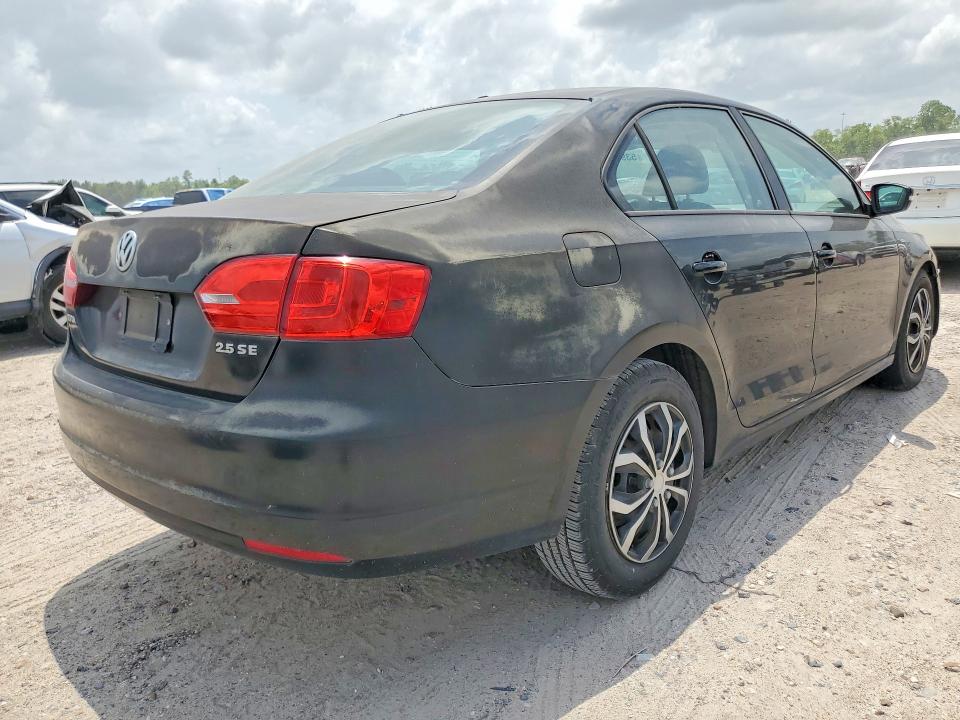 2011 Volk Jetta VIN 3VWDZ7AJXBM323038 COPART salvage auction — MINOR DENT/SCRATCHES, TX - CERTIFICATE OF TITLE, sold $625 on 2026-07-31 (photo 3)