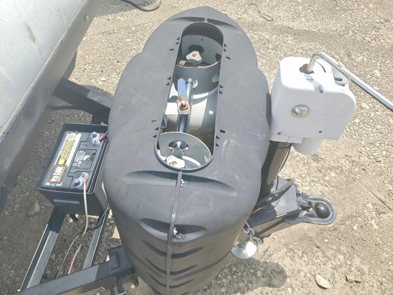 2019 Jay Jayfeather VIN 1UJBJ0BN5K1JX0138 COPART salvage auction — ROOF, KS - CERT OF TITLE-SALVAGE, sold $3,300 on 2026-07-25 (photo 8)