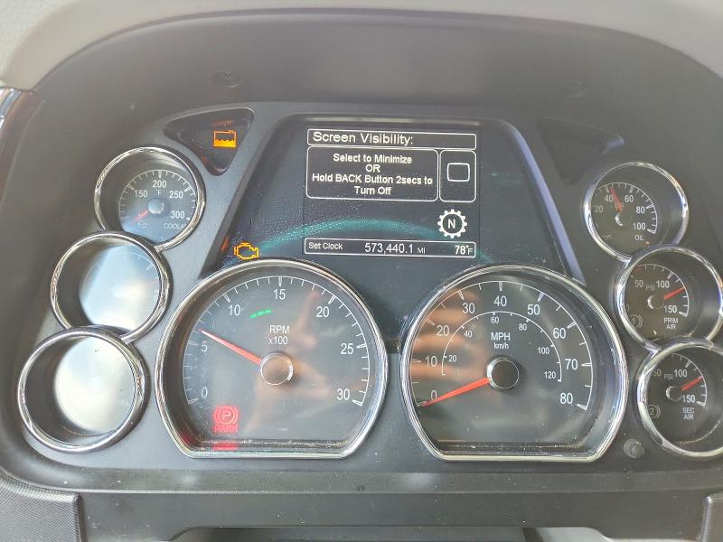 2018 Peterbilt All other VIN 1XPBDP9XXJD472043 COPART salvage auction — MINOR DENT/SCRATCHES, OR - CERTIFICATE OF TITLE, sold $25,000 on 2026-07-27 (photo 8)