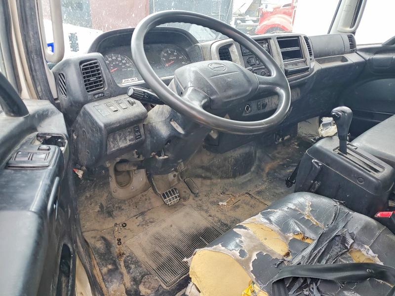 2015 Hino All other VIN 5PVNE8JV4F4S53744 COPART salvage auction — MINOR DENT/SCRATCHES, CT, sold $2,700 on 2026-07-14 (photo 8)