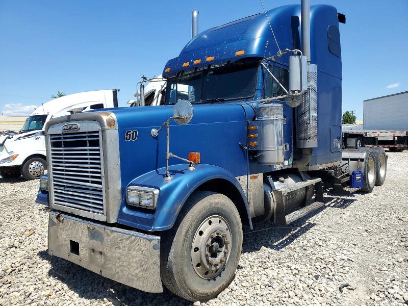 2000 Freightliner All other VIN 1FUPCDYB4YPG54792 COPART salvage auction — MINOR DENT/SCRATCHES, KY - CERT OF TITLE-SALVAGE, sold $1,100 on 2026-08-24 (photo 9)
