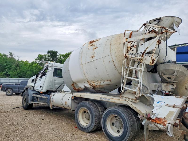 2009 Mack Gu800 VIN 1M2AX13C29M007299 COPART salvage auction — ROLLOVER, NX, sold $1,900 on 2026-08-13 (photo 3)