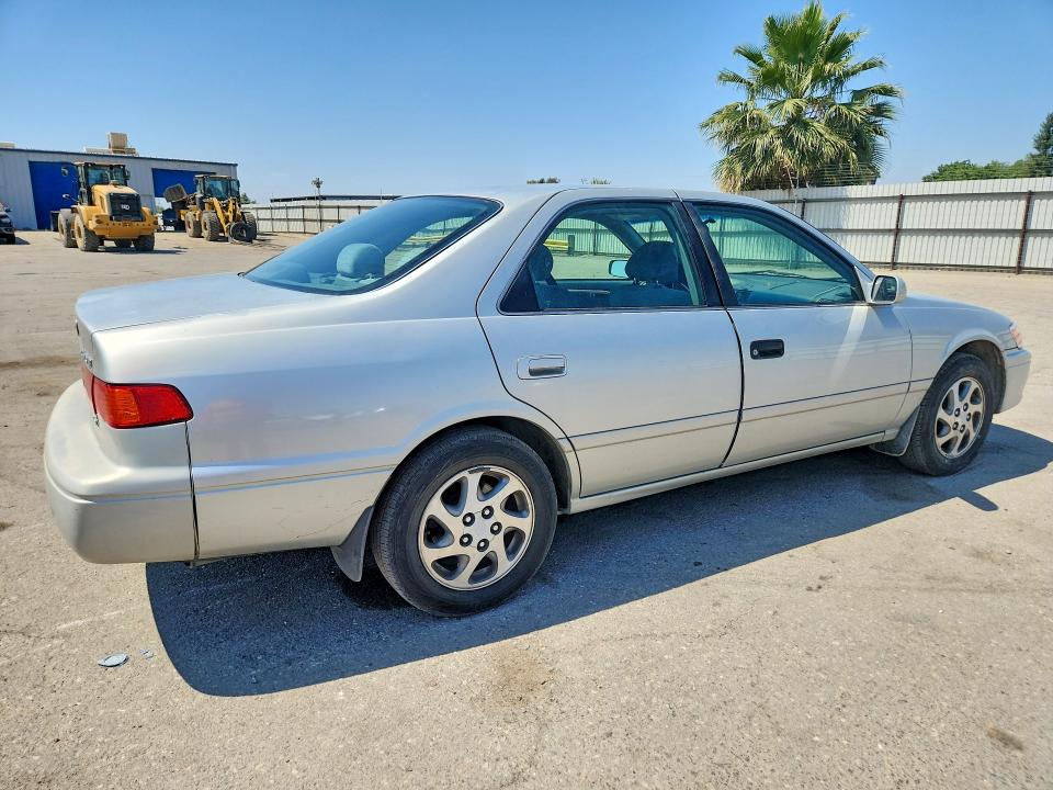 2001 Toyota Camry VIN 4T1BF22K61U968238 COPART salvage auction — MINOR DENT/SCRATCHES, Ca - Salvage Certificate (P), sold $775 on 2026-07-10 (photo 3)