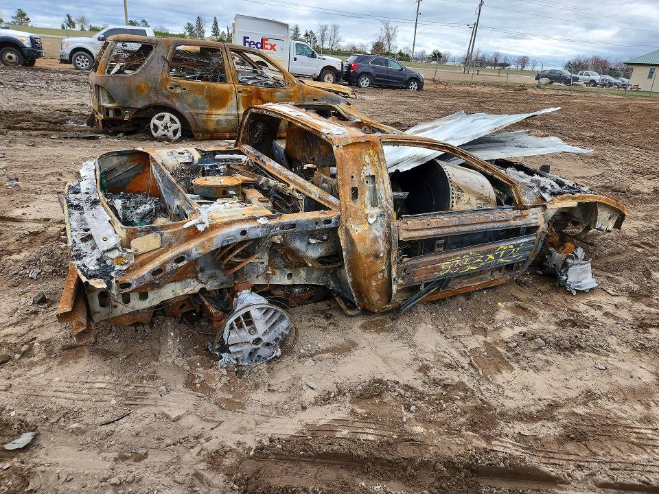 1986 Pontiac Fiero VIN 1G2PM37R6GP255301 COPART salvage auction — BURN, Mi - Dealer Only Clean Title, sold $50 on 2026-07-29 (photo 3)
