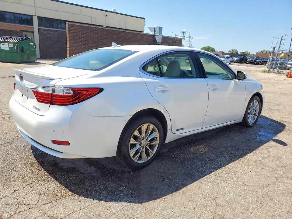 2014 Lexus Es300 VIN JTHBW1GG1E2058886 COPART salvage auction — FRONT END, In - Certificate Of Title, sold $5,100 on 2026-07-14 (photo 3)