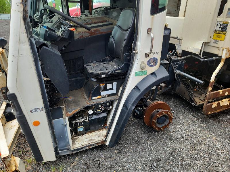2019 Mack All other VIN 1M2LR02C9KM003884 COPART salvage auction — MECHANICAL, NY - CERT OF TITLE-SALVAGE (P), sold $350 on 2026-07-30 (photo 9)