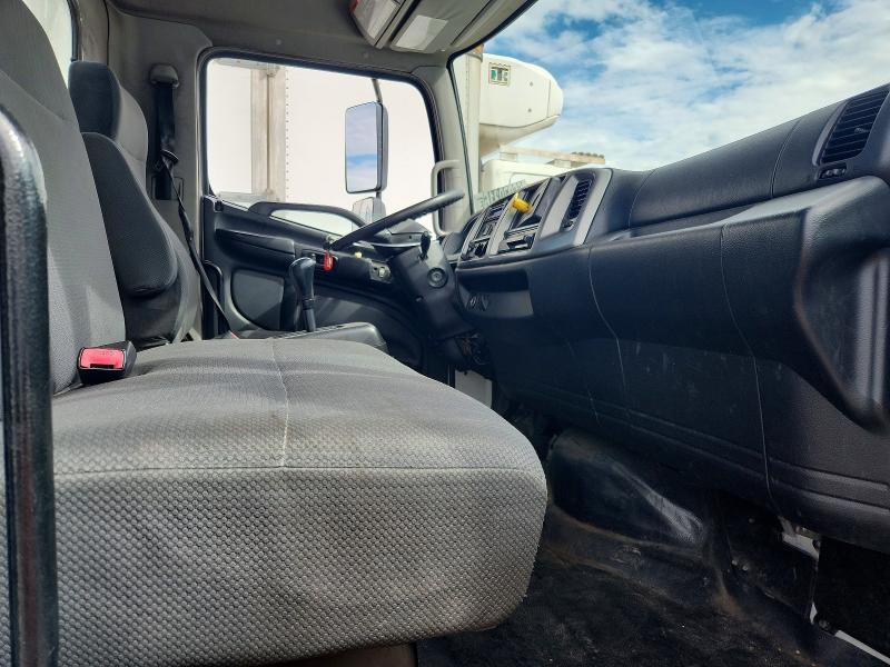 2017 Hino 338 VIN 5PVNV8JR4H4S51112 COPART salvage auction — MINOR DENT/SCRATCHES, NY - CERTIFICATE OF TITLE, sold $3,400 on 2026-07-07 (photo 5)