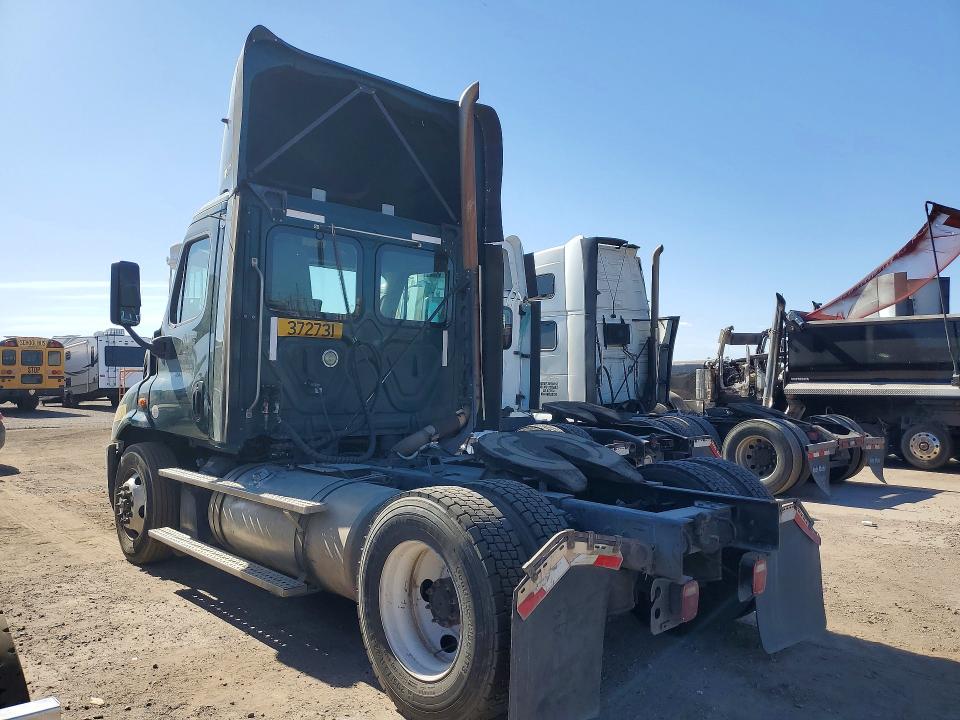 2018 Freigliner All other VIN 3AKBGADV1JSJL4559 COPART salvage auction — MINOR DENT/SCRATCHES, CT, sold $1,150 on 2026-07-08 (photo 2)