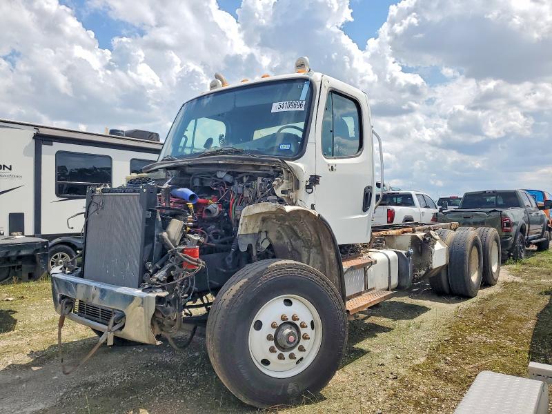 2017 Freightliner All other VIN 1FVHCYCY4HHJF4640 COPART salvage auction — MECHANICAL, CY, sold $5,000 on 2026-07-10 (photo 2)