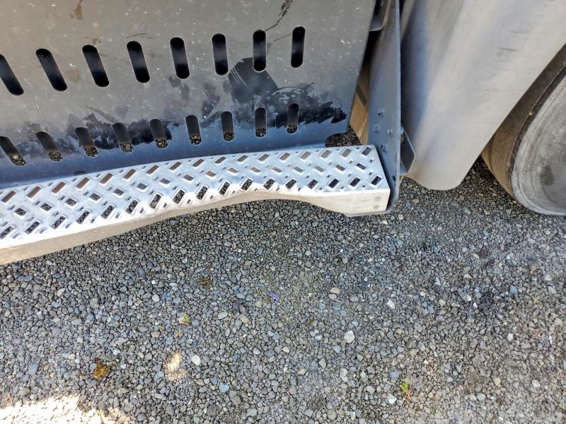 2017 Mack Cxu612 VIN 1M1AW01X5HM009439 COPART salvage auction — SIDE, WA - VEHICLE CERT OF OWNERSHIP-TITL (P), sold $150 on 2026-07-08 (photo 9)