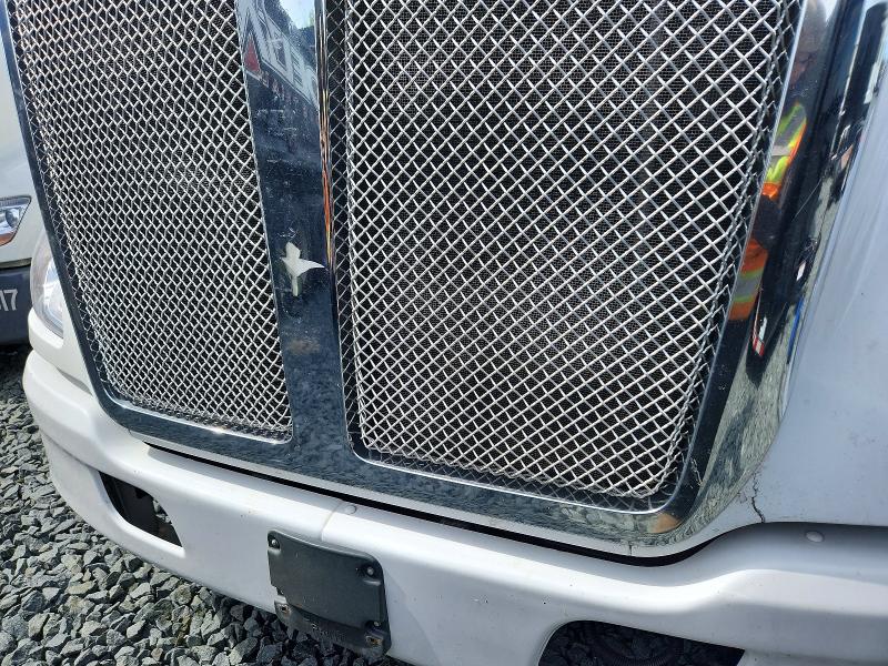 2016 Kenworth All other VIN 1XKYA48X2GJ496422 COPART salvage auction — NORMAL WEAR, CT, sold $5,700 on 2026-07-09 (photo 9)