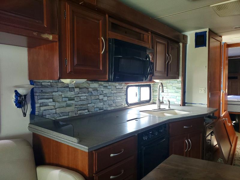 2007 Fleetwood All other VIN 4UZACJDC17CY18377 COPART salvage auction — MINOR DENT/SCRATCHES, TX - CERTIFICATE OF TITLE, sold $4,550 on 2026-07-28 (photo 9)