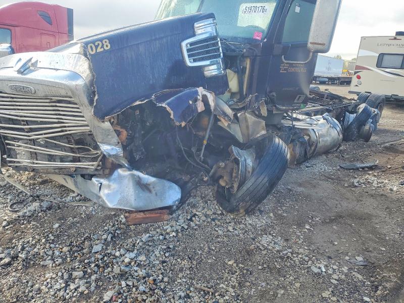 2014 Freightliner All other VIN 3AKJGNDV4EDFT2932 COPART salvage auction — ALL OVER, MN - CERT OF TITLE-SALVAGE, sold $2,750 on 2026-07-31 (photo 9)