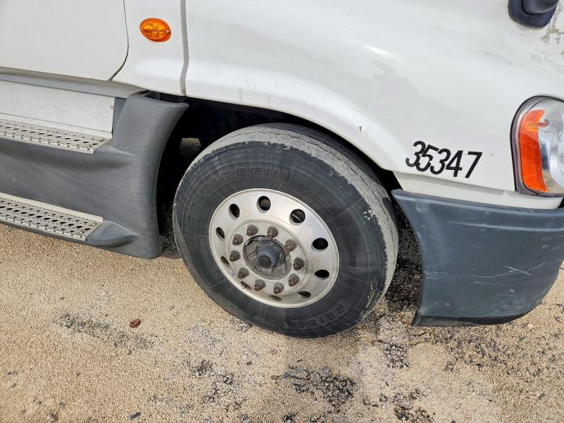 2018 Freigliner All other VIN 3AKJGLDR4JSJK5347 COPART salvage auction — NORMAL WEAR, IL - CERTIFICATE OF TITLE, sold $7,950 on 2026-07-15 (photo 9)