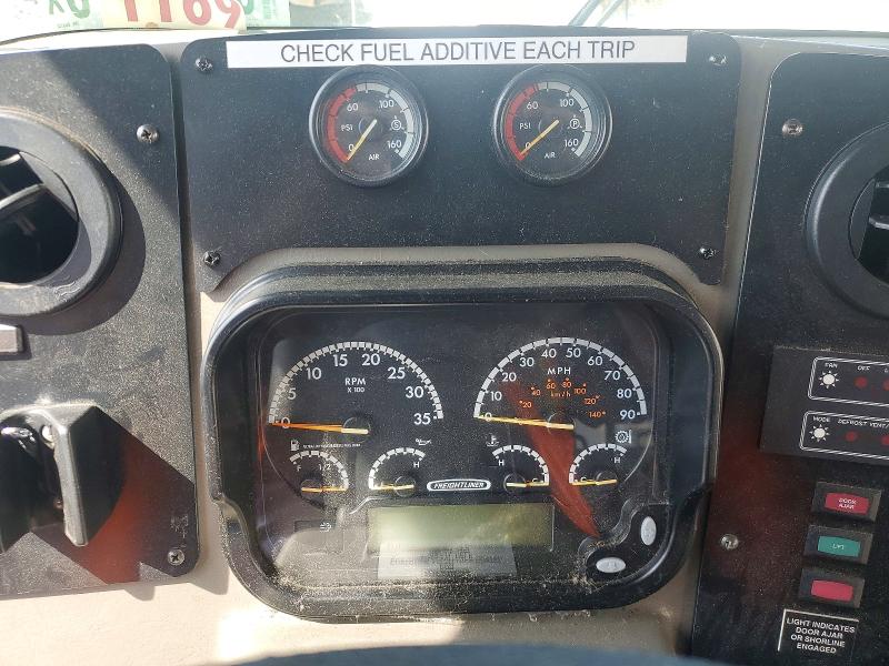 2013 Freightliner All other VIN 4UZADEDT1DCFF1403 COPART salvage auction — NORMAL WEAR, MO - DEALER ONLY CLEAN TITLE (P), sold $7,800 on 2026-07-24 (photo 8)