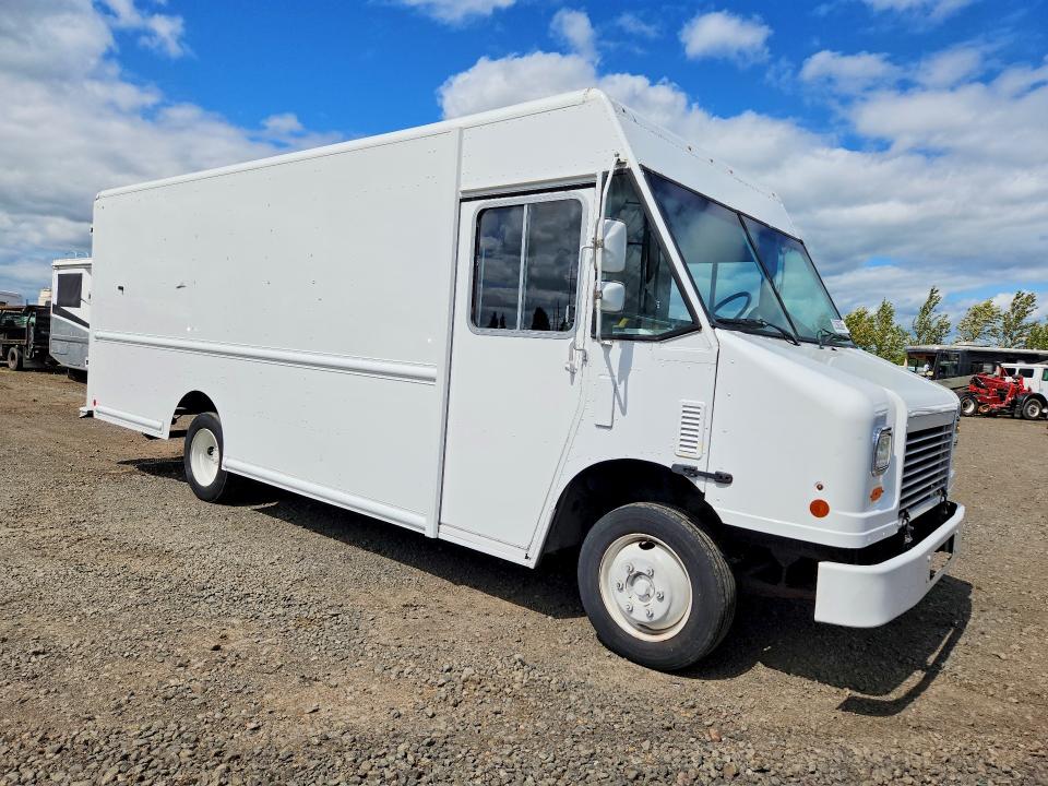 2016 Freightliner All other VIN 4UZAC2DV1GCHX0616 COPART salvage auction — MINOR DENT/SCRATCHES, CT, sold $7,000 on 2026-07-28 (photo 4)