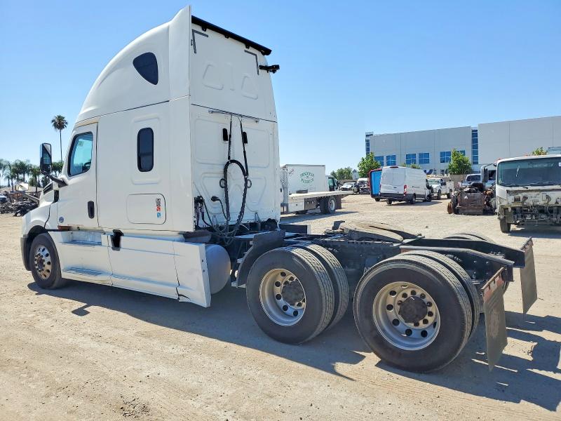 2020 Freightliner Cascadia 126 VIN 3AKJHHDR7LSLR4455 COPART salvage auction — MINOR DENT/SCRATCHES, PA - DIS/DLR/EXP ONLY CLEAN TITLE, sold $6,300 on 2026-07-22 (photo 3)