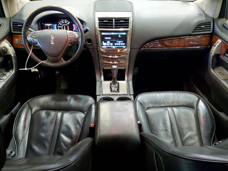 2015 Lincoln townhouse Mkx VIN 2LMDJ8JK9FBL24312 COPART salvage auction — MINOR DENT/SCRATCHES, MA - CERTIFICATE OF TITLE, sold $1,950 on 2026-07-03 (photo 8)