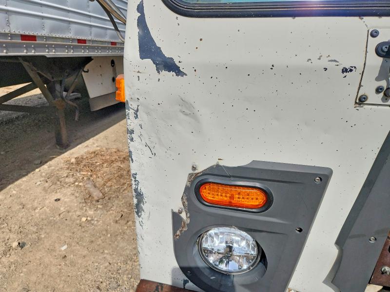2009 Mack All other VIN 1M2AU02C59M003137 COPART salvage auction — FRONT END, CD, sold $1,000 on 2026-07-29 (photo 9)