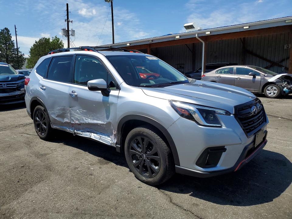 2022 Subaru Forester VIN JF2SKAJC2NH427157 COPART salvage auction — SIDE, CO - SALVAGE TITLE, sold $9,000 on 2026-07-02 (photo 4)