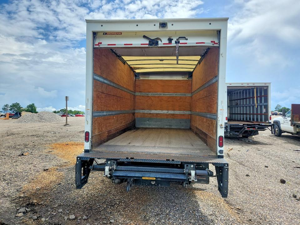 2020 Mitsubishi fuso truck of america inc All other VIN 4UZBVG119LGLH9853 COPART salvage auction — NORMAL WEAR, CT, sold $8,985 on 2026-07-07 (photo 6)