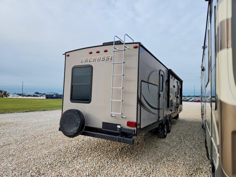 2015 Foresriver Lacrosse VIN 5ZT2LCXB2FB005768 COPART salvage auction — WATER/FLOOD, TX - SALVAGE TITLE-FLOOD DAMAGE, sold $4,650 on 2026-07-06 (photo 4)