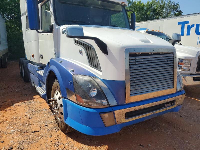 2007 Volv Vn VIN 4V4NC9TG07N440831 COPART salvage auction — FRONT END, TX - CERTIFICATE OF TITLE, sold $2,550 on 2026-07-07 (photo 9)
