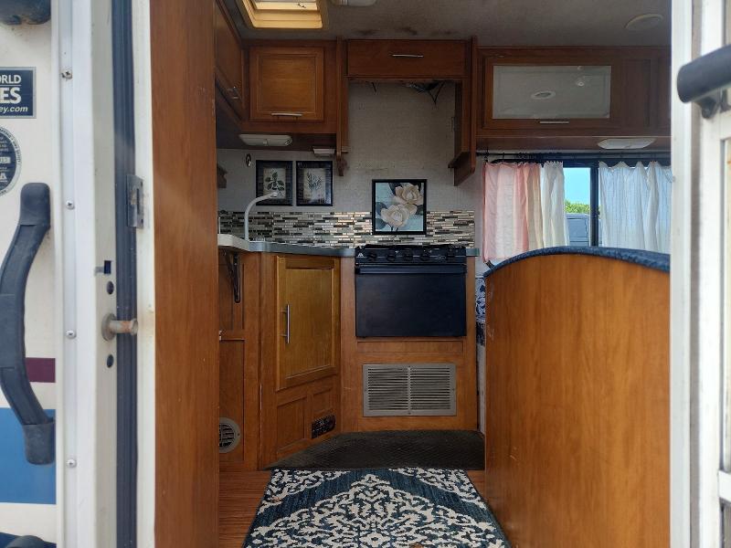 2005 VIN 1FDXE45S25HA45284 COPART salvage auction — MINOR DENT/SCRATCHES, MA - CERTIFICATE OF TITLE, sold $5,900 on 2026-09-15 (photo 6)