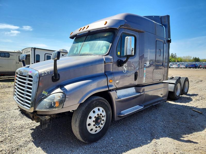 2017 Freightliner All other VIN 1FUJGLDV8HLHM1686 COPART salvage auction — FRONT END, RF, sold $200 on 2026-07-09 (photo 2)