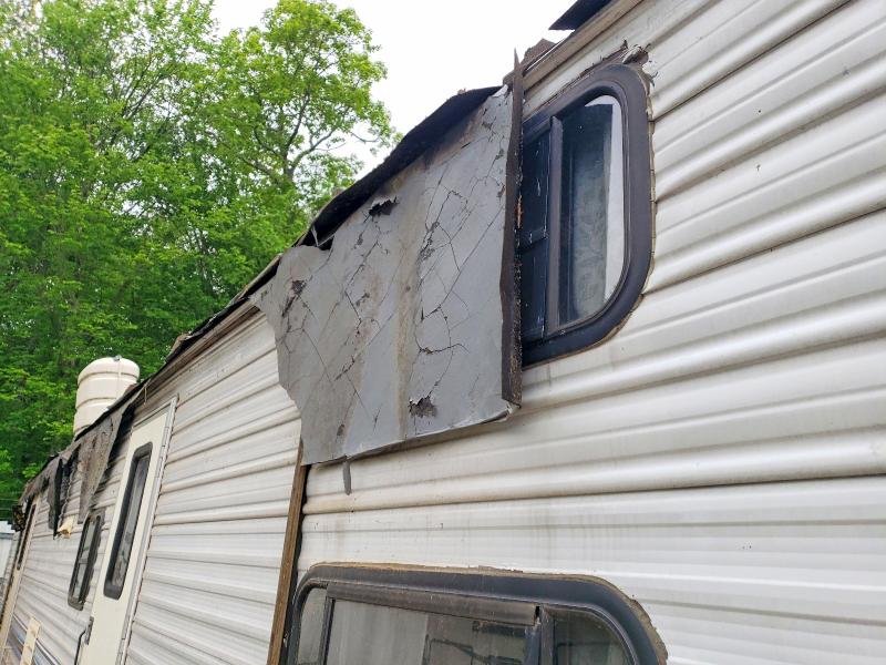 1999 Nomad Trailer VIN 1SN900R26XH001346 COPART salvage auction — BURN, CT - CERT OF TITLE-SALVAGE, sold $5 on 2026-07-15 (photo 9)