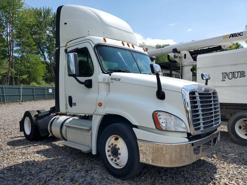 2016 Freightliner All other VIN 1FUBGDDV3GLHF7346 — COPART salvage auction photo