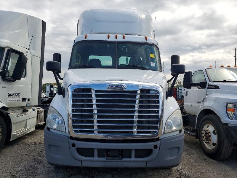 2018 Freightliner All other VIN 1FUBGAD96JLJV5406 COPART salvage auction — MINOR DENT/SCRATCHES, AL - CERTIFICATE OF TITLE (P), sold $12,500 on 2026-07-28 (photo 9)