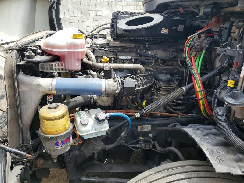 2020 Freightliner All other VIN 3AKJHHDR4LSLP7256 COPART salvage auction — NORMAL WEAR, IN - DIS/DLR/EXP ONLY CLEAN TITLE, sold $14,800 on 2026-07-23 (photo 7)