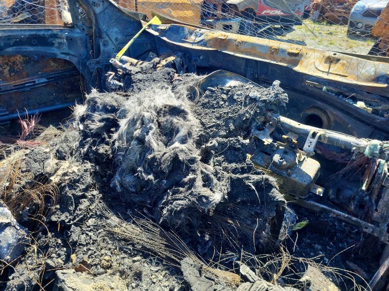 2019 Kia Sorento VIN 5XYPKDA5XKG485643 COPART salvage auction — BURN, NR, sold $70 on 2026-07-16 (photo 8)