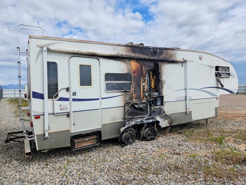 2005 Keystone Keystone VIN 4YDF28F245G910676 COPART salvage auction — BURN, NR, sold $2 on 2026-08-07 (photo 4)